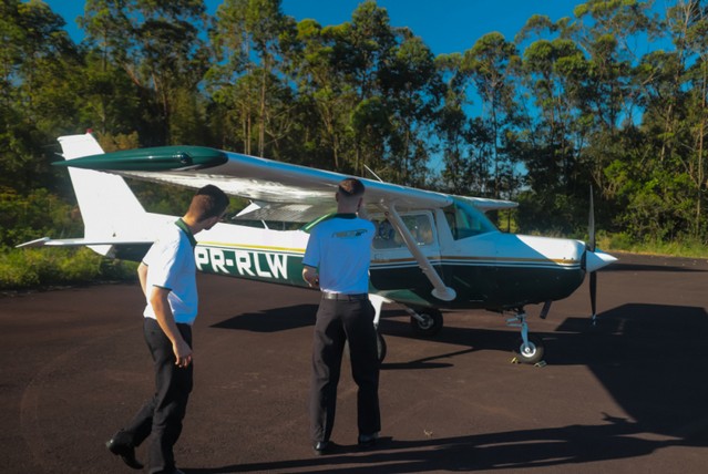 Aula Prática de Pilotagem de Avião Valores Itaúna - Aula Prática para Pilotagem de Avião Monomotor
