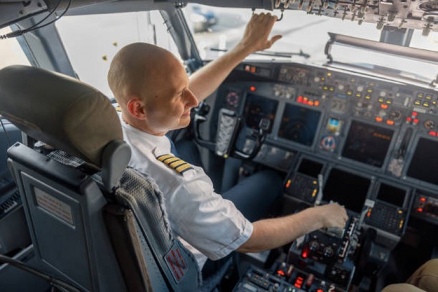 Preço de Curso para Pilotos de Avião Comercial Rolândia - Curso para Pilotos de Avião Comercial